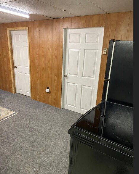 Building Photo - 1420 3rd Ave