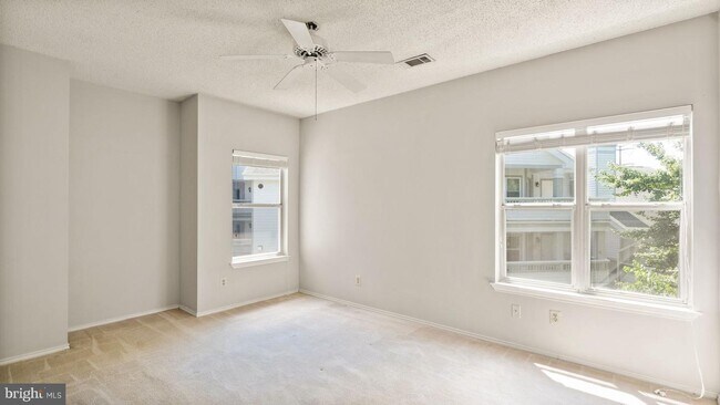 Building Photo - 13058 Autumn Woods Way