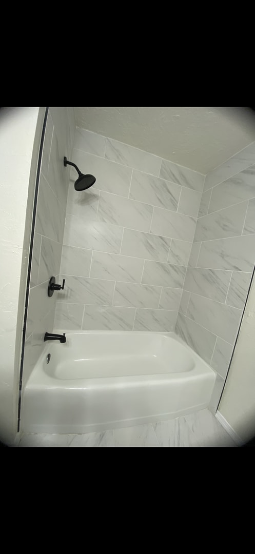 Building Photo - 5 Bedroom Home Available For Lease or Rent to Own!