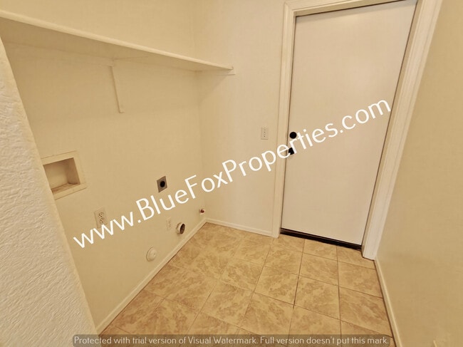 Building Photo - 7939 W Mural Hill Dr