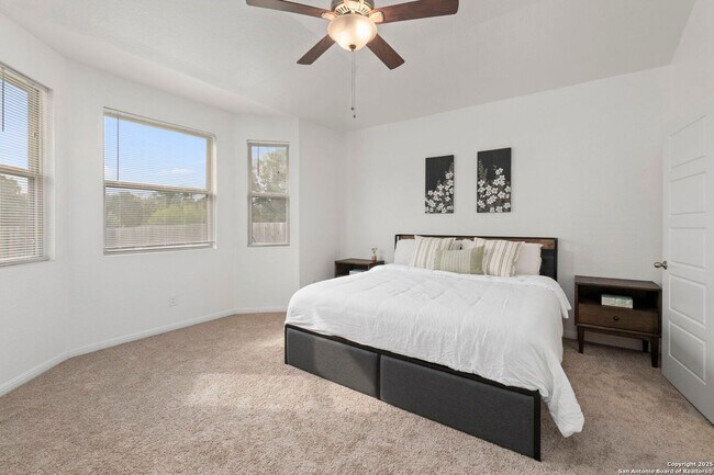 Building Photo - 4 Bedroom/2.5 Bathroom Tribute Ranch Subdi...