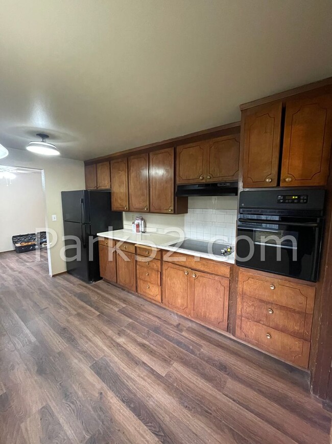 Building Photo - 3 Bedroom Rambler in Lakewood!