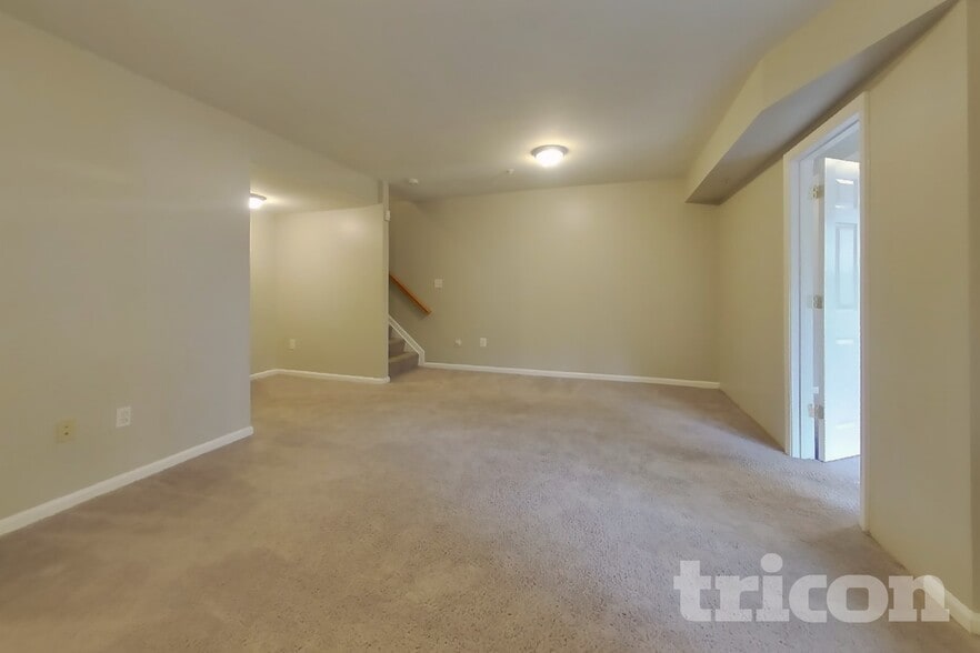 Building Photo - 7520 Burdette Way