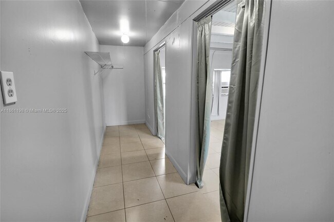 Building Photo - 272 NW 30th Terrace