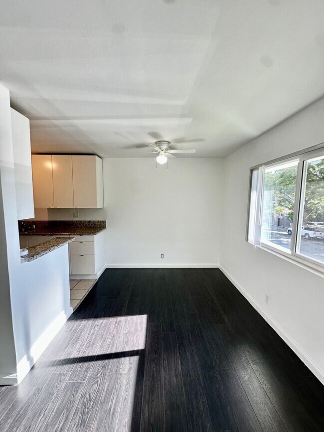 Interior Photo - 3950 Inglewood Blvd