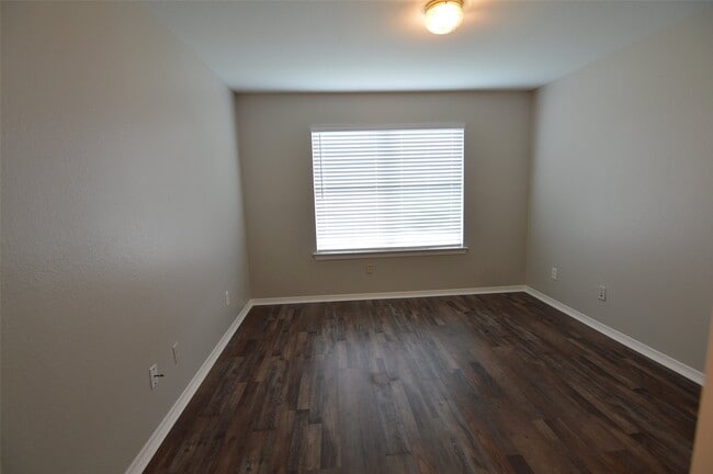 Building Photo - 24131 Bar Kay Ln