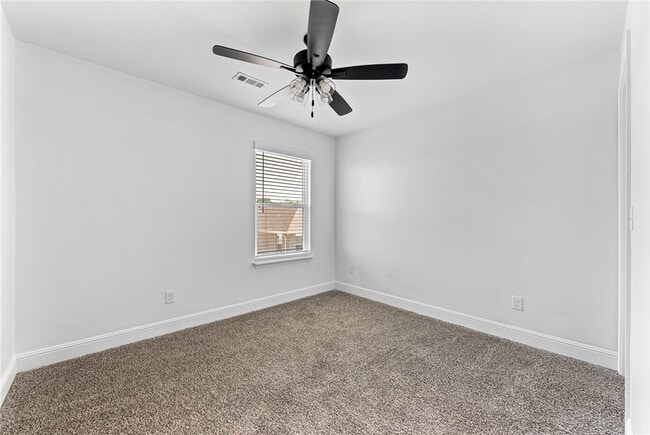 Building Photo - 2070 Wildflower Dr