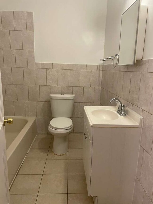 Building Photo - ??? UPDATED 3 BEDROOMS AND 1.5 BATHS HOME LOCATED IN WEST OAK LANE ???