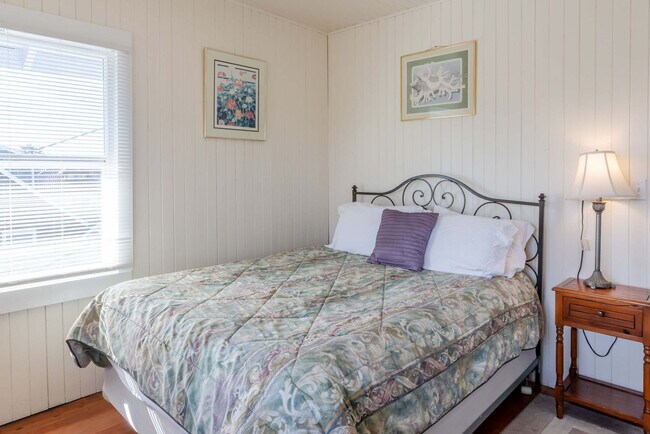 Building Photo - 640 S Columbia St