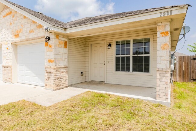 Building Photo - 2930 Saulsbury Dr