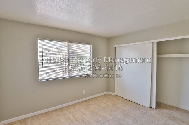 Building Photo - 1540 W Mercer Ln