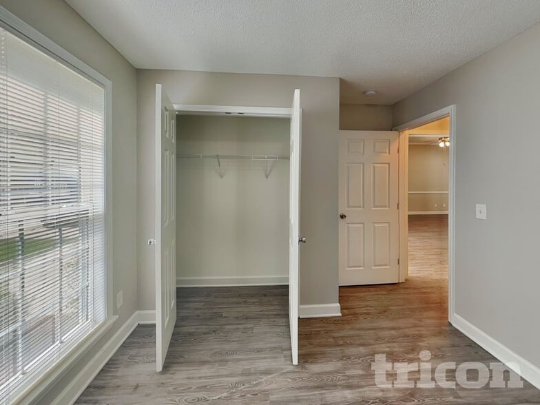 Building Photo - 2 Abbey Rd