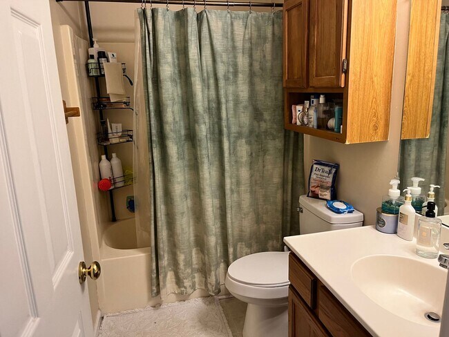 Building Photo - 3BR 2BA One level, West Knox off Westland