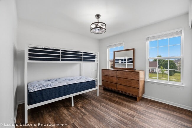 Building Photo - 6816 Twin Falls Dr