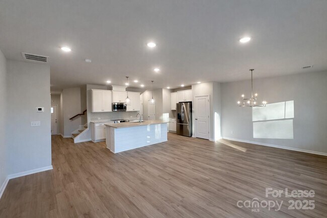 Building Photo - 209 Alluvium Ln