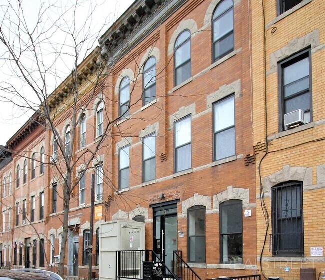 Building Photo - Modern New Studio in Bushwick!