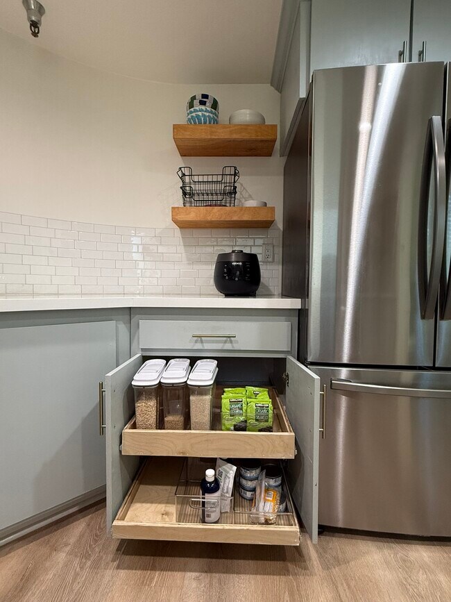 Building Photo - 5790 Friars Rd