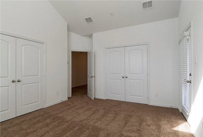 Building Photo - 4334 Hebron St