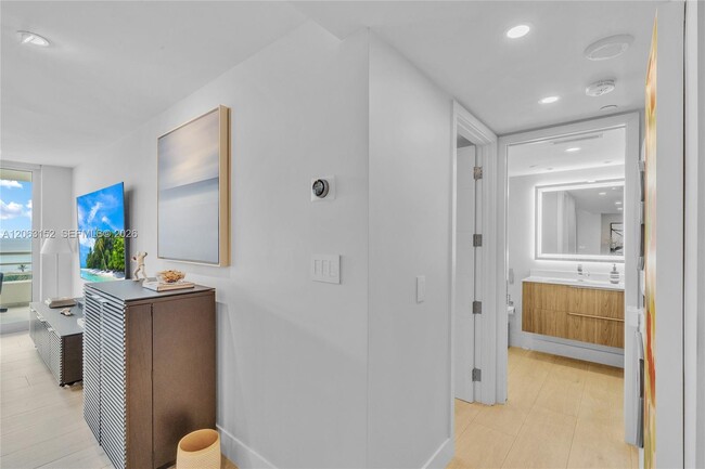 Building Photo - 4201 N Ocean Blvd
