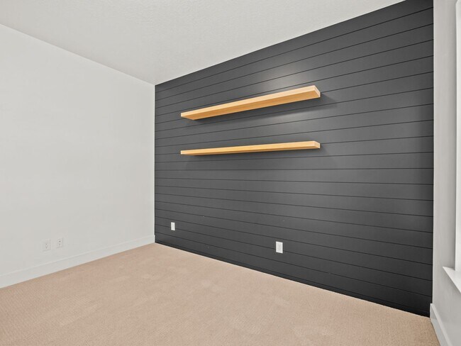 Building Photo - 5 Bed / 3.5 Bath Home in Saratoga Springs – Spacious Living Near Utah Lake