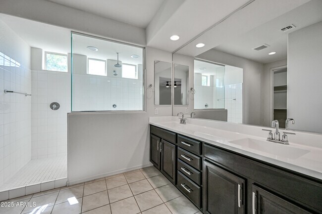 Building Photo - 9648 E Timpani Ln