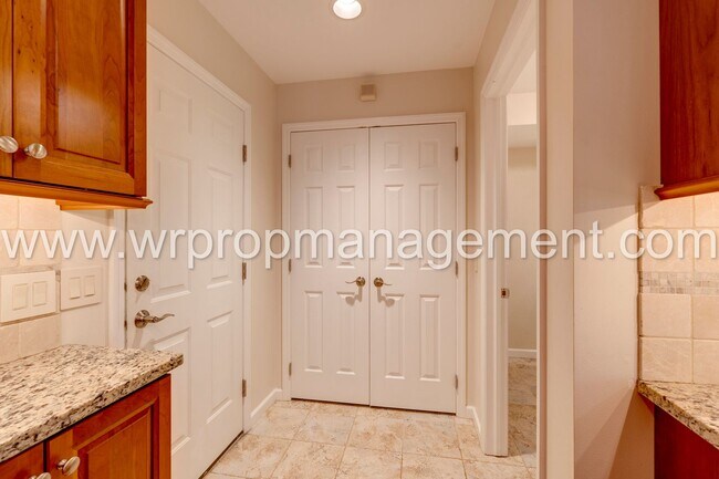 Building Photo - 4 Bed 3 Bath Home in Lambertville