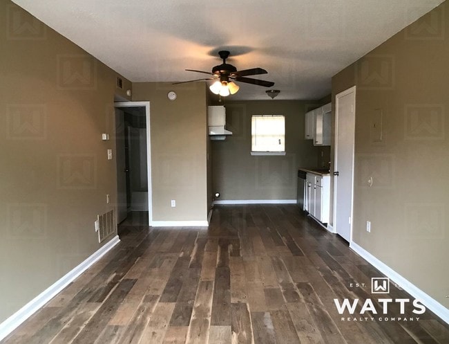 Building Photo - Camilla Court Apartments