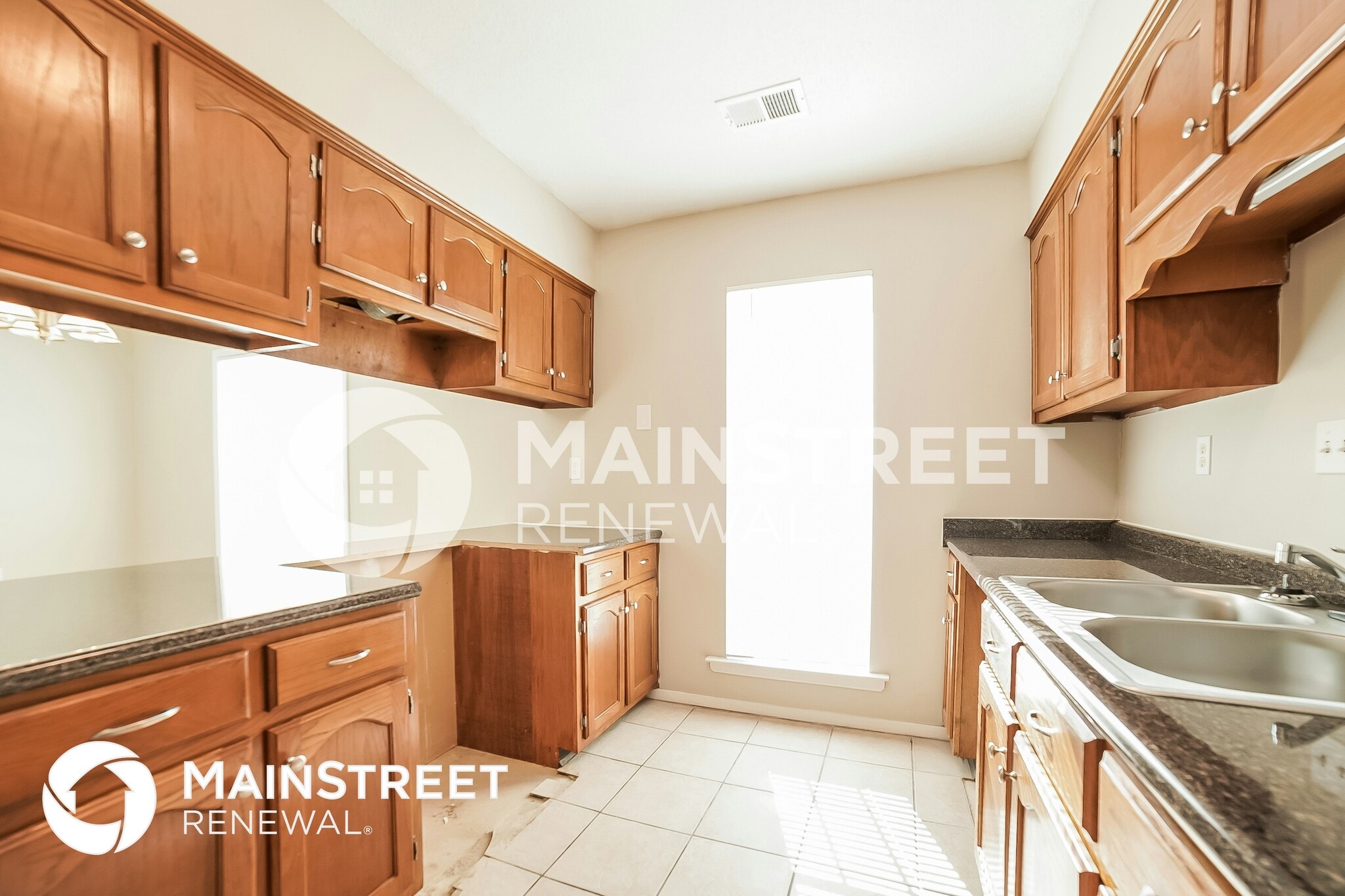 Building Photo - 3555 Dorchester Dr