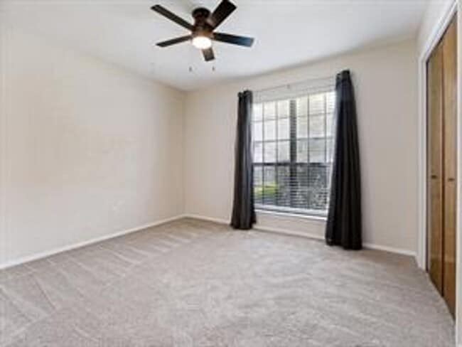 Building Photo - 1620 Post Oak Dr