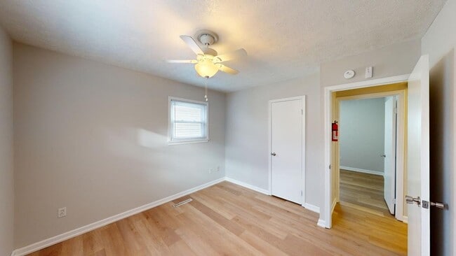 Building Photo - 1009 Minerva Ave