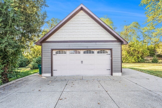 Building Photo - 51 S Laclede Station Rd