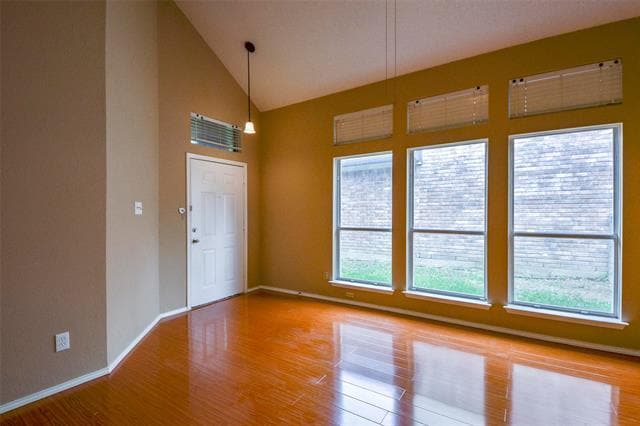 Building Photo - 2406 Weatherby Dr