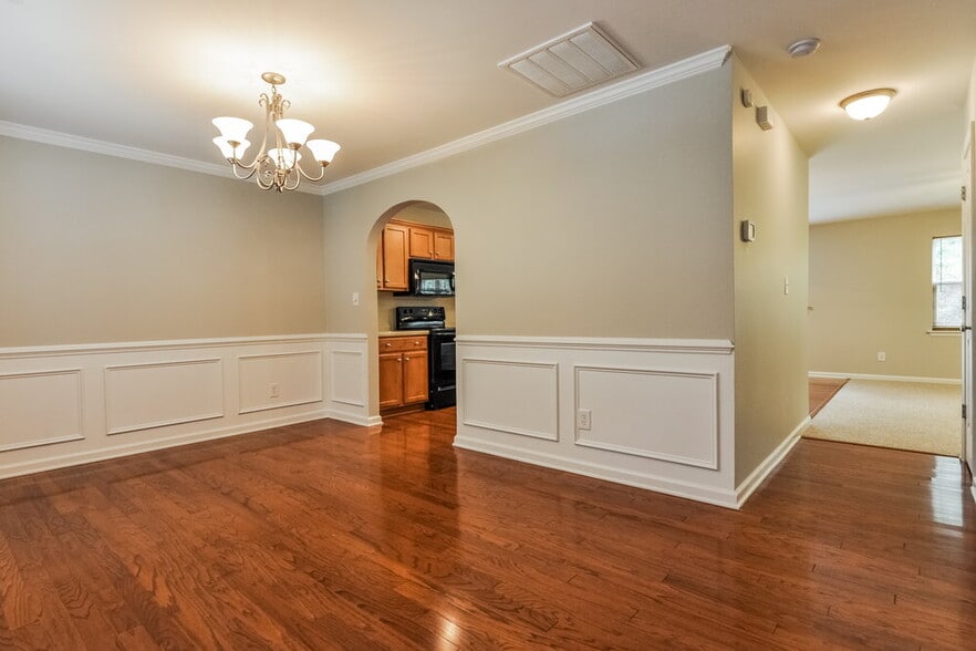 Building Photo - 1452 Cairo Way