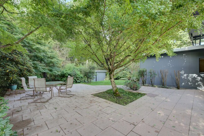 Building Photo - 8241 45th Ave NE