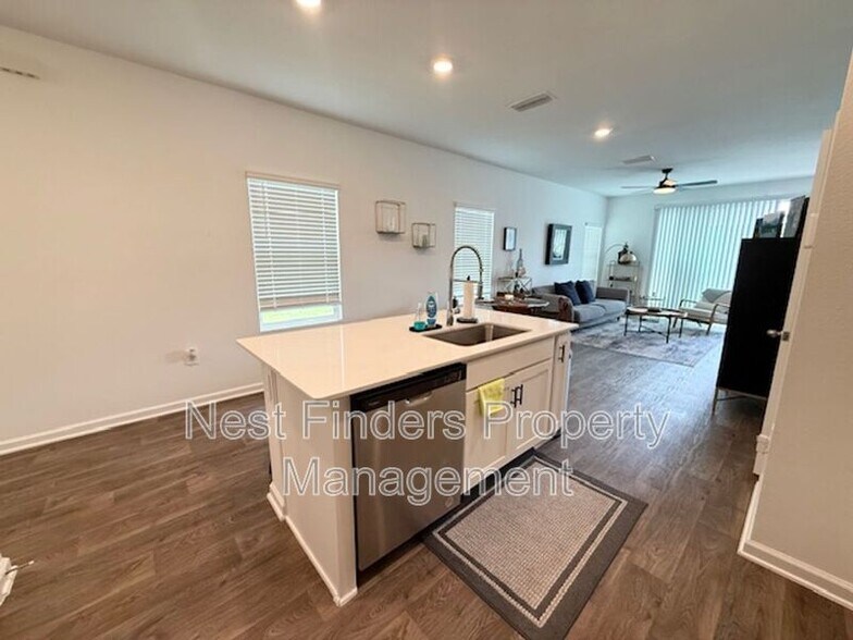 Building Photo - 12743 Barrack Ln