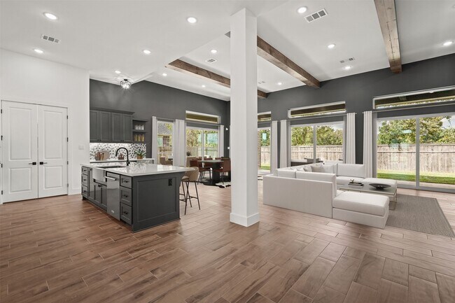 Building Photo - 3607 Wellborn Dr