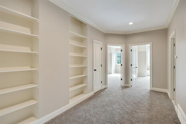 Building Photo - 6597 Heronswood Cove