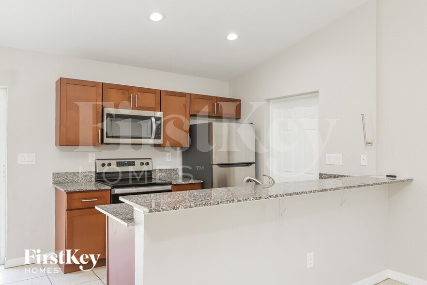 Building Photo - 5473 Wagon Wheel Dr