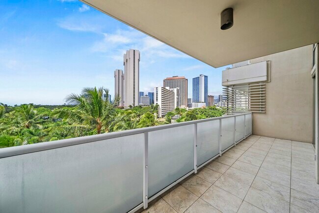 Building Photo - 1551 Ala Wai Blvd