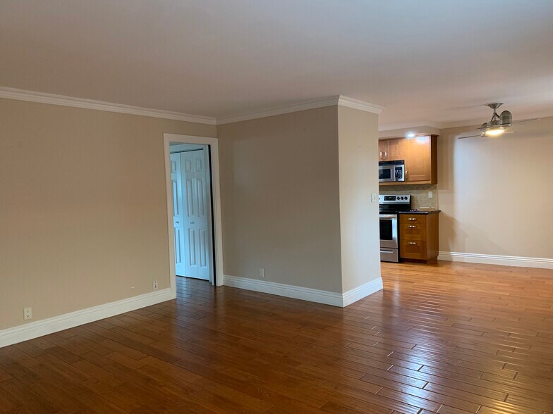 Building Photo - 382 Coronado Ave