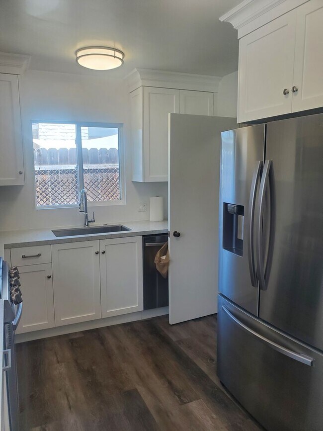 Building Photo - Recently Upgraded and Refreshed House with Pool and Casita