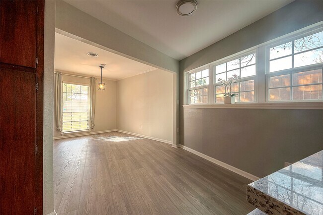 Building Photo - 7810 Locke Ln