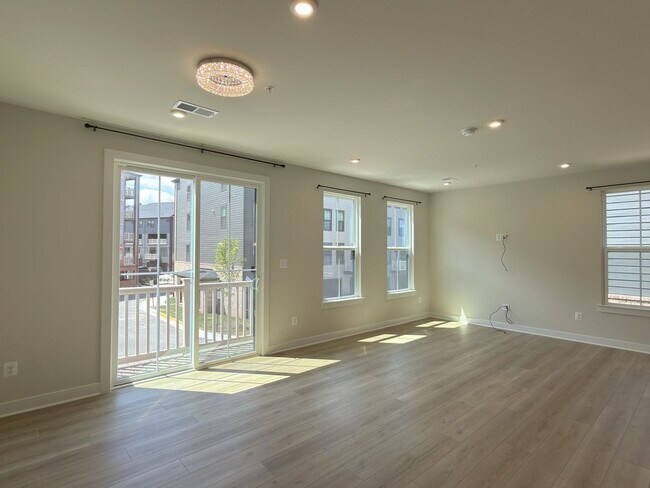 Building Photo - 14441 Albemarle Point Pl