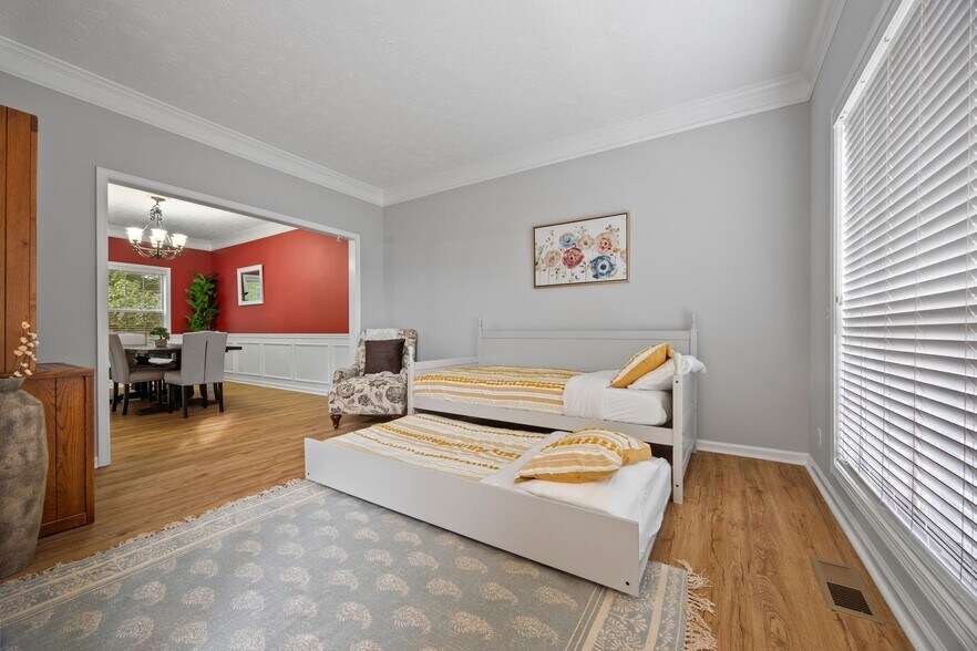 Building Photo - 350 Saddle Bridge Dr