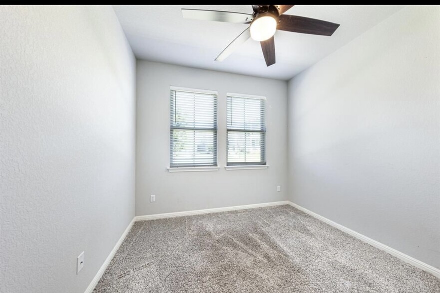 Building Photo - 2013 Arendale Dr