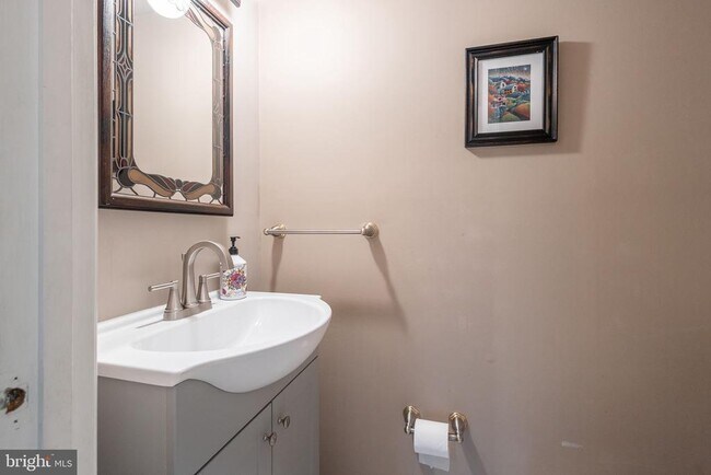 Building Photo - 3473 E Gate Pl