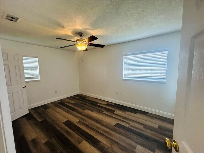 Building Photo - 808 Apricot Dr
