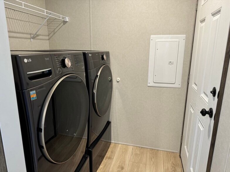 Building Photo - 48579 Leafdale Ct