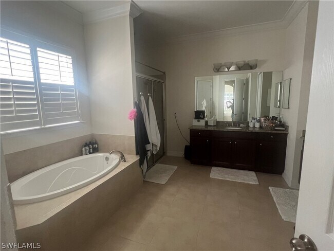 Building Photo - 6853 Il Regalo Cir