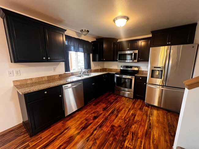 Building Photo - Application Pending - 3 Bedroom House For ...
